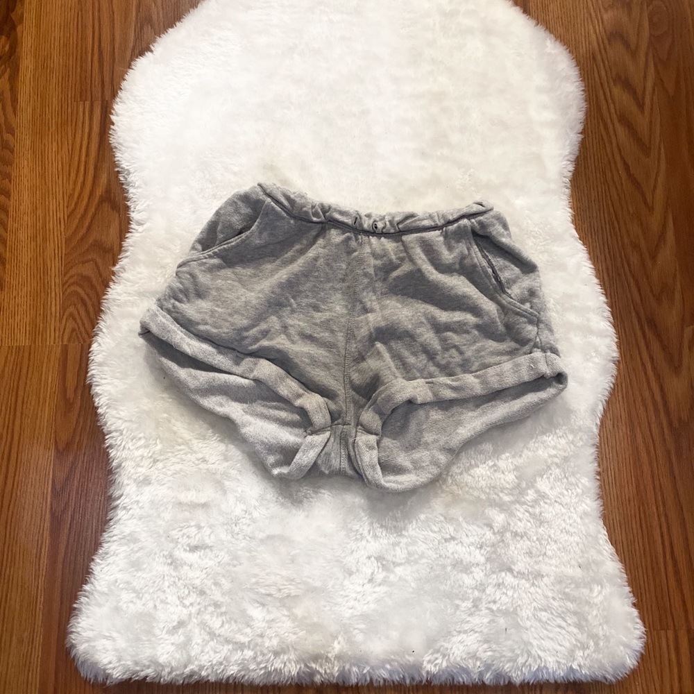 H&M gray shorts
